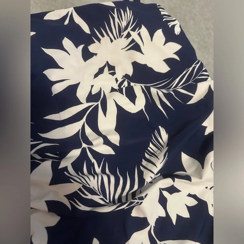 NWT CUPSHE One Piece swimsuit Cutout Back Tummy Control Navy Blue Size M - Picture 2 of 4